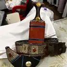 جنبية جميله راس قرن وسلة صلب