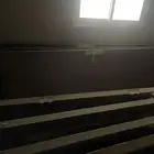 ابواب خشب مع حلوقها نظيفه جدا مع الكالون