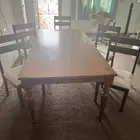 طاوله طعام و خمس كراسي
