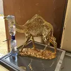 مجسم جمل لون ذهبي حجم كبير