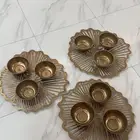 ثلاث صواني