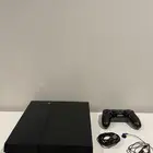 للبيع جهاز بلايستيشن 4