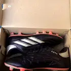 بوت كورة اديداس للبيع مقاس 43