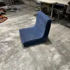 اثاث مقهى كنب وكراسي وطاولات والكثير من الاثاث