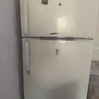 ثلاجة بحاله ممتازه للبيع