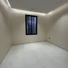 للبيع دور اول بتأسيس شقه حي الجنادريه