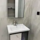 غسالة يدين مع المراية