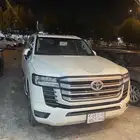 السلام عليكم السيارة للبيع موديل 22