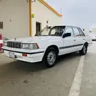نيسان لوريل 1988
