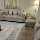 كنب للبيع خمسه قطع واثنين دائريه صغيره