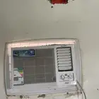 مكيف على الشرط