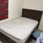 للبيع اثنين سريرات معامراتبهم