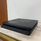 سوني4 للبيع سلم و كويس ولا يطلع صوت ولا يحتر عليك على السوم