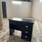 مكتب مدرسي شبه جديد