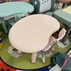 طاولات وكراسي مدرسية