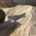 رمل ابيض بنايه ناعم وخشن وبحص وغيره