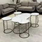 طاوله مع اربعه خدمه