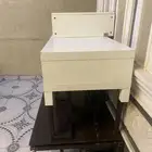 طاولات من ايكيا