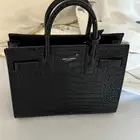 شنطة من براند SAINT LAURENT