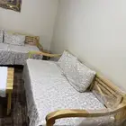 كراسي وطاولات