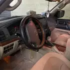 جيب لاندكروزر ممشى قليل