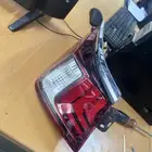 اسطب لكزس اي اس يسار