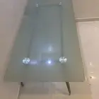 طاولتين وحده كبيره قزاز عريض وحده صغيره