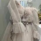 فستان لبسه وحده ب 400
