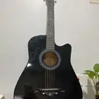 للبيع قيتار ب شنطته سعر البيع 350