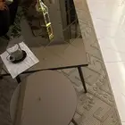 طاوله قزاز مع ثنتين خدمه