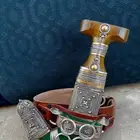 خنجر وتر شبيه الزراف