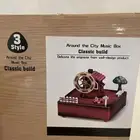 علبة موسيقية خشبية بتصميم مدينة كلاسيكية   جديده