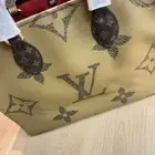 للبيع شنطه Louis Vuitton