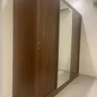 دولاب كبير مع مرايه حجم الدولاب