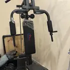جهاز رياضي كامل مع عقله جدار