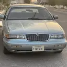 فورد ماركيز استخدام امريكي ثاني مالك من الصالة ويحمل لوحة