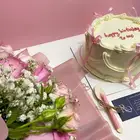 كيك وباقة ورد