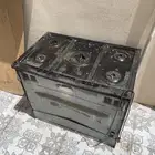 فرن نضيف لا يشكو من شي سوا  ان الباب قزازته مكسوره وا غيرتها