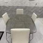 طاولة طعام