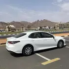 كامري 2024 ابيض للتقبيل