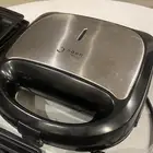 صانعة السندويشات بكل الاشكال مع اكثر من شكل