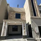 للبيع شقه ارضيه بمدخل سياره قريبه من مطار ابها