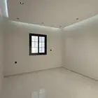 للبيع شقة 7 غرف مع سطح خاص مساحة 280