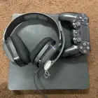 بلاستيشن أربعة مع يدين وسلكه  واليدين و سماعة A 10