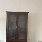 دولاب و طاوله العدد 2 و ثالثه ابواب