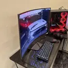 شاشة قيمنق منحنيه