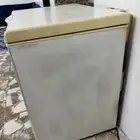 ثلاجه نضيف و عليها محول سعر 900 ثلاجه نضيف ملها عندي سنتين