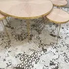 طاوله معها 4 خدمه جديده