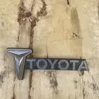 اغراض هايلكس قديمه