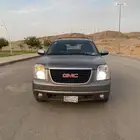 يوكن القير موضب وعليه مبرد رفرف اليمين جزا منه معدل